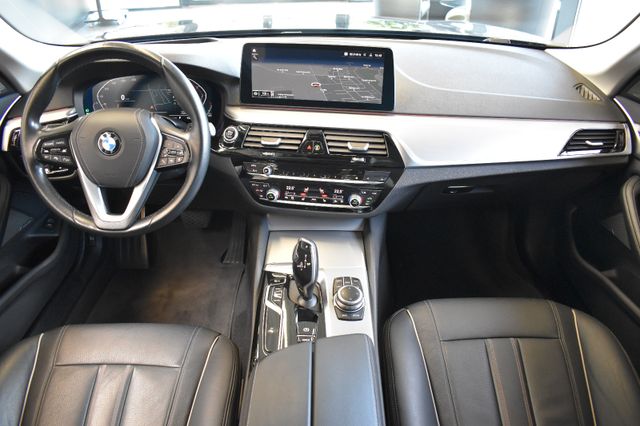 BMW 530d xDrive Touring Steptr. Laser Live HUD Leder