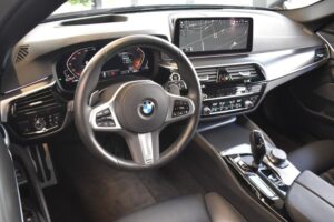 BMW 520d Touring xDrive M-Sport LED LiveCo H&K HuD