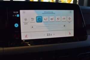 Volkswagen Golf 8 Limo Life LED LiveC AHK RFKamera ACC Lane