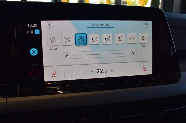 Volkswagen Golf 8 Limo Life LED LiveC AHK RFKamera ACC Lane