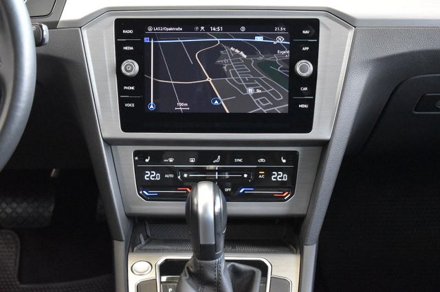 Volkswagen Passat Var. 2.0TDI Comfortline DSG LED ACC RFKam