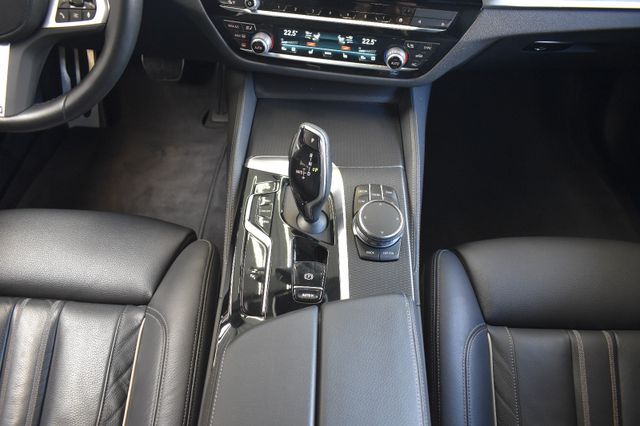 BMW 520d Touring xDrive M-Sport LED LiveCo H&K HuD