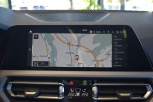 BMW 320d Touring Advantage Aut. Laser AHK PanoSD HUD