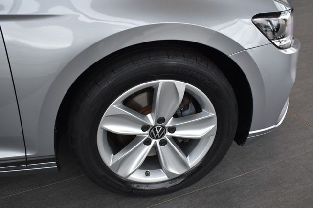 Volkswagen Passat Var. 2.0TDI Comfortline DSG LED ACC RFKam