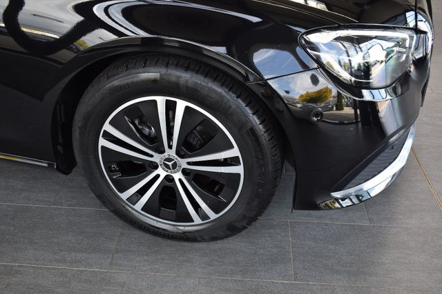 Mercedes-Benz E220d Limo Avantgarde 9G-tronic LED AIR WideScr.