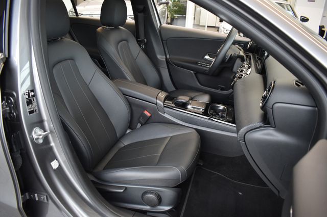 Mercedes-Benz A 180d 8G-DCT Panorama DAB CarPlay RFKam SHZ