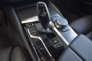 BMW 520d Touring xDrive M-Sport LED LiveCo H&K HuD
