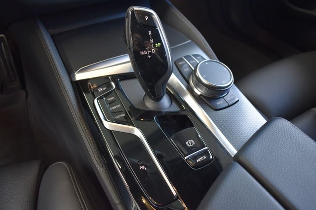 BMW 520d Touring xDrive M-Sport LED LiveCo H&K HuD
