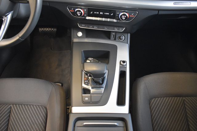 Audi Q5 50TFSIe quattro S-tronic LED VirtualCo Navi3D