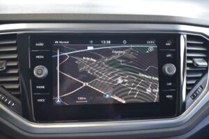 Volkswagen T-Roc 2.0TDI Style Schalter Navi3D AHK PDC DAB