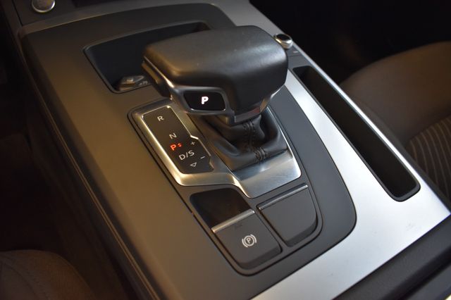 Audi Q5 50TFSIe quattro S-tronic LED VirtualCo Navi3D