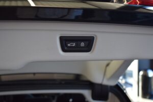 BMW 320d Touring Advantage Aut. Laser AHK PanoSD HUD
