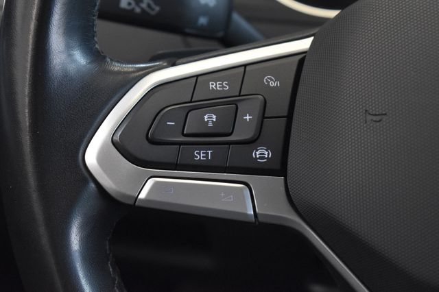 Volkswagen Passat Variant 2.0TDI DSG LED ACC RFKamera DAB