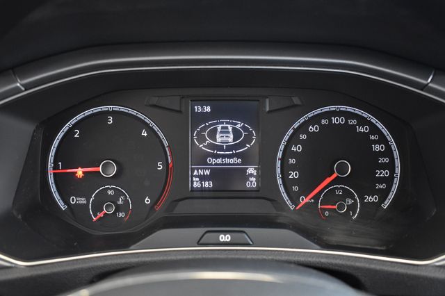 Volkswagen T-Roc 2.0TDI Style Schalter Navi3D AHK PDC DAB