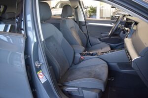 Volkswagen Golf 8 Var. DSG Life LED LiveCo ACC Massage RFK