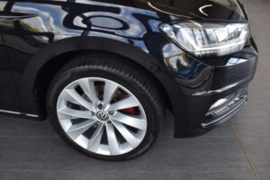 Volkswagen Touran 2.0TDI DSG Highline LED AHK RFK Standhz.