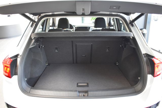 Volkswagen T-Roc 2.0TDI Style Schalter Navi3D AHK PDC DAB