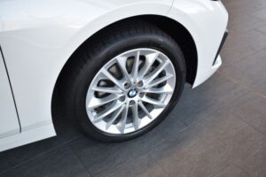 BMW 118d Limo Advantage Aut. LED LiveCockpit DAB 17"