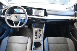 Volkswagen Golf 8 Var. DSG Life LED LiveCo ACC Massage RFK