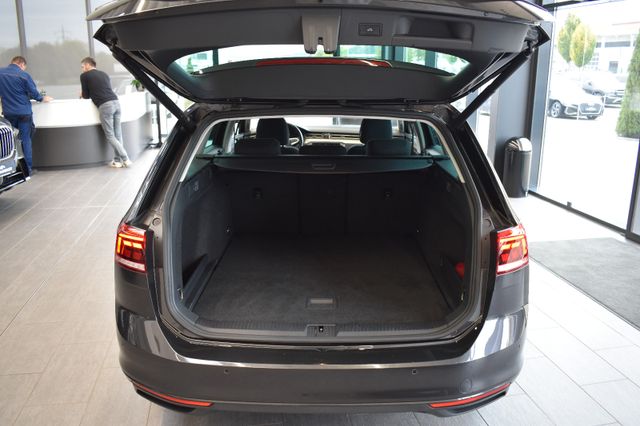 Volkswagen Passat Variant 2.0TDI DSG LED ACC RFKamera DAB