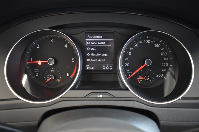 Volkswagen Passat Variant 2.0TDI DSG LED ACC RFKamera LaneA