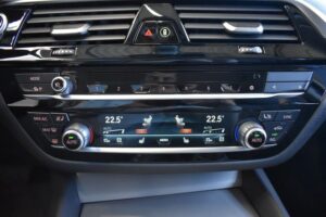 BMW 530d xDrive Touring Steptr. Laser Live HUD Leder