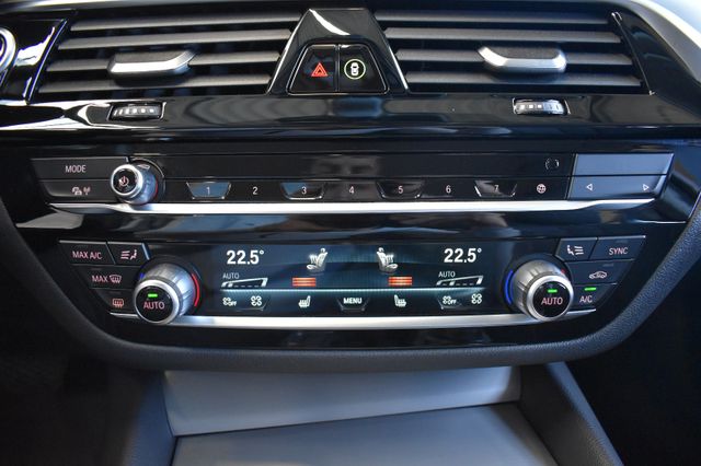 BMW 530d xDrive Touring Steptr. Laser Live HUD Leder