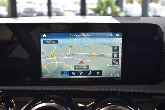 Mercedes-Benz A 180d 8G-DCT Panorama DAB CarPlay RFKam SHZ