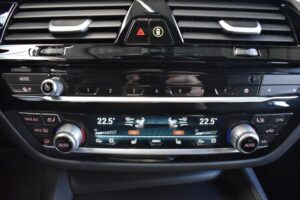 BMW 520d Touring xDrive M-Sport LED LiveCo H&K HuD