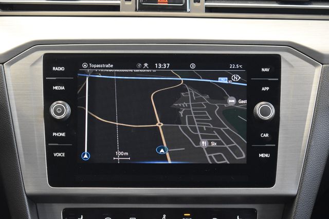 Volkswagen Passat Variant 2.0TDI DSG LED ACC AHK RFKamera
