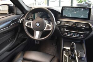 BMW 520d Touring xDrive M-Sport LED LiveCo H&K HuD