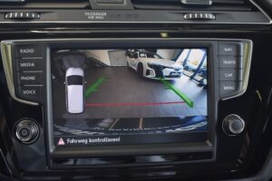 Volkswagen Touran 2.0TDI DSG Highline LED AHK RFK Standhz.