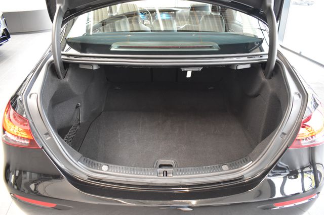 Mercedes-Benz E220d Limo Avantgarde 9G-tronic LED AIR WideScr.
