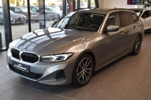 BMW 320d Touring Aut. LED CurvedD HeadUp AHK RFK LCI