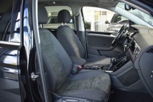 Volkswagen Touran 2.0TDI DSG Highline LED AHK RFK Standhz.