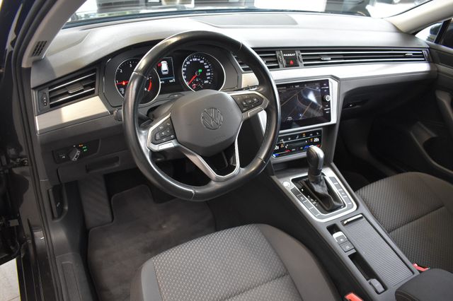 Volkswagen Passat Variant 2.0TDI DSG LED ACC RFKamera DAB