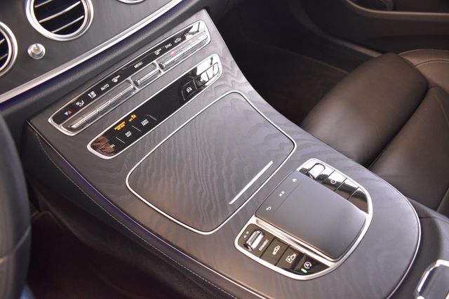 Mercedes-Benz E220d Limo Avantgarde 9G-tronic LED AIR WideScr.