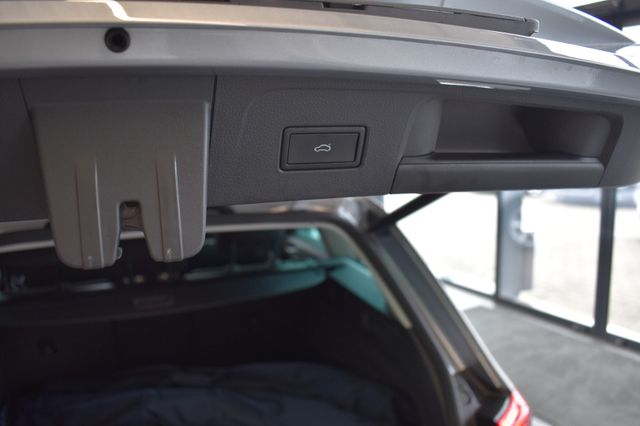Volkswagen Passat Var. 2.0TDI Comfortline DSG LED ACC RFKam