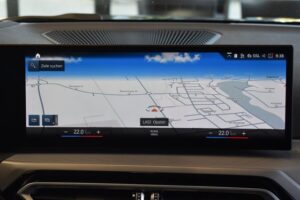 BMW 320d Touring Aut. LED CurvedD HeadUp AHK RFK LCI
