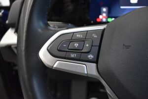 Volkswagen Golf 8 Var 2.0TDI DSG Life LED ActiveInf AHK ACC