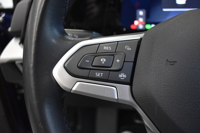 Volkswagen Golf 8 Var 2.0TDI DSG Life LED ActiveInf AHK ACC