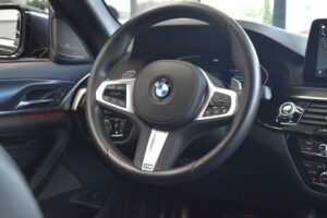BMW 520d Touring xDrive M-Sport LED LiveCo H&K HuD