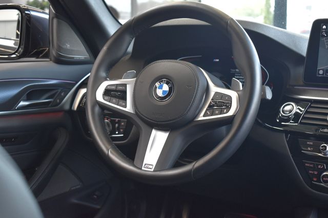 BMW 520d Touring xDrive M-Sport LED LiveCo H&K HuD