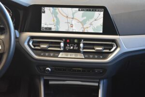 BMW 320d Touring Advantage Aut. Laser AHK PanoSD HUD